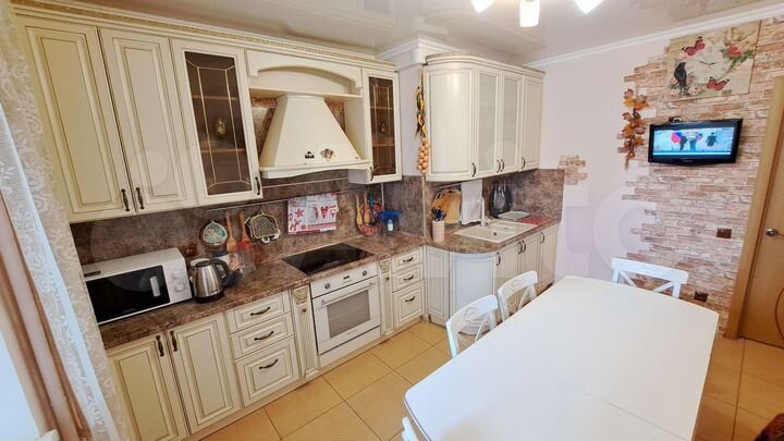 2-к. квартира, 72,8 м², 10/18 эт.