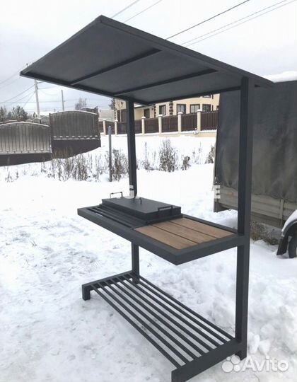 Мангал с крышей