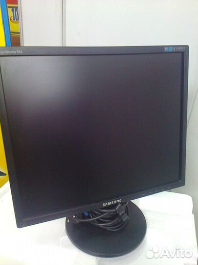 LCD монитор 19