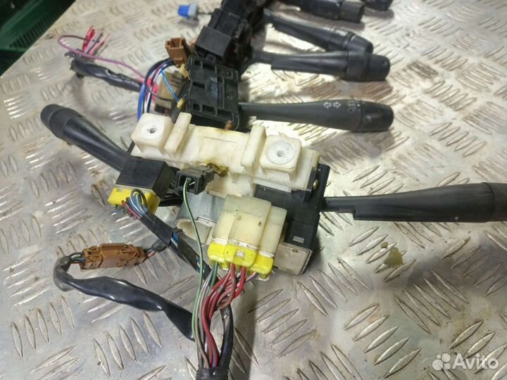 Подрулевой переключатель Nissan Terrano WD21