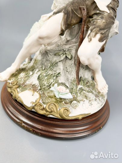 Статуэтка фарфор