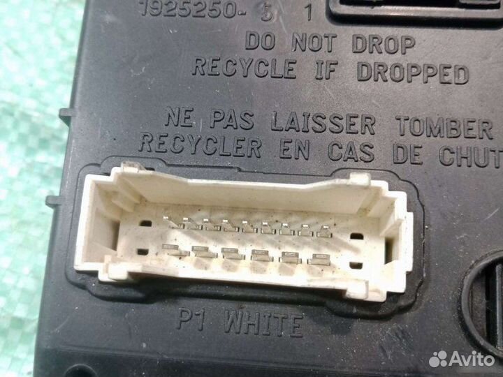 Блок комфорта Renault Logan