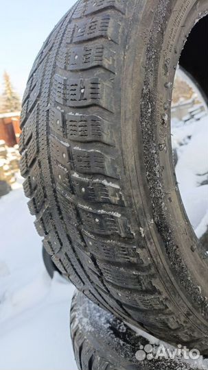 Kumho I'Zen KW22 215/55 R16 27M