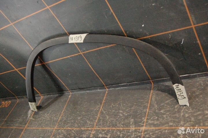 Накладка крыла заднего левого -Volkswagen Tiguan