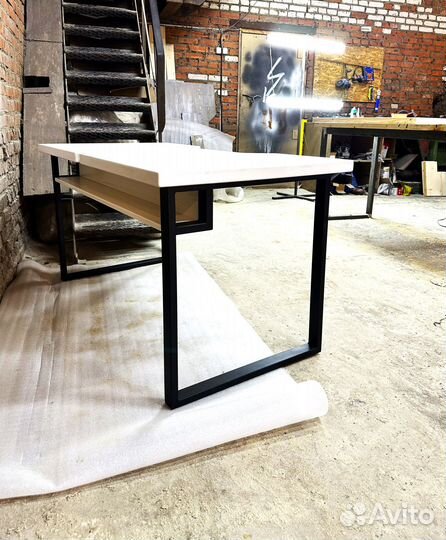 Игровой компьютерный стол белый