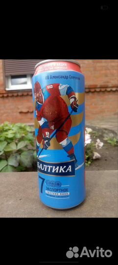Банки с хоккеистами