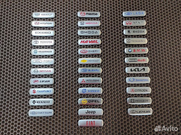 Шильдик с автологотипом KIA (4шт)