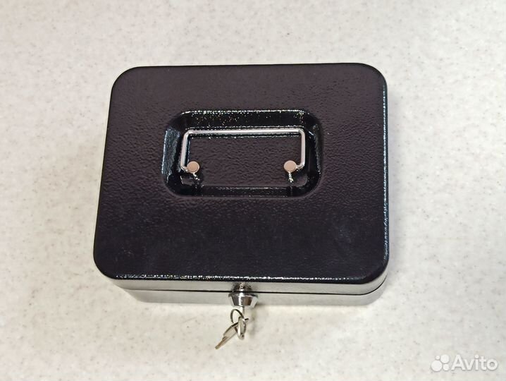 Мини-сейф для хранения денег и ценностей