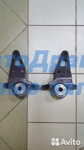 Кронштейн правый 7482421696