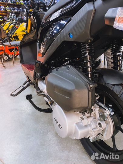 Скутер Vento Naked