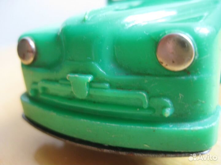 Машинка детская инерционная конец 50-х годов ххв