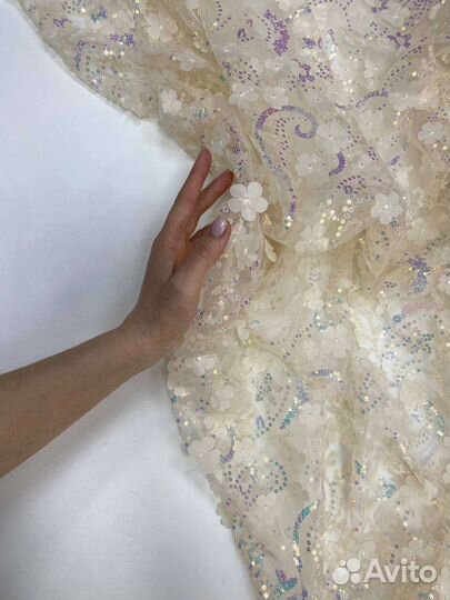 Сетка-фатин, расшитая пайетками