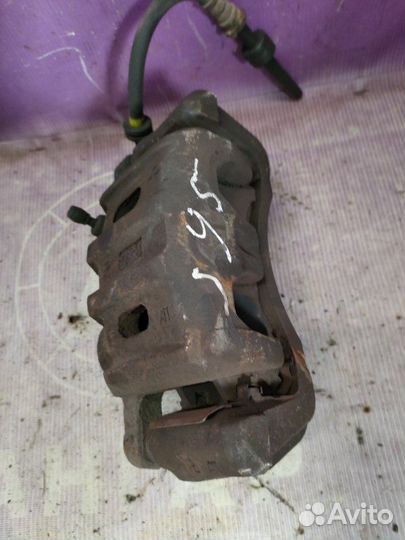 Суппорт тормозной передний левый Mitsubishi