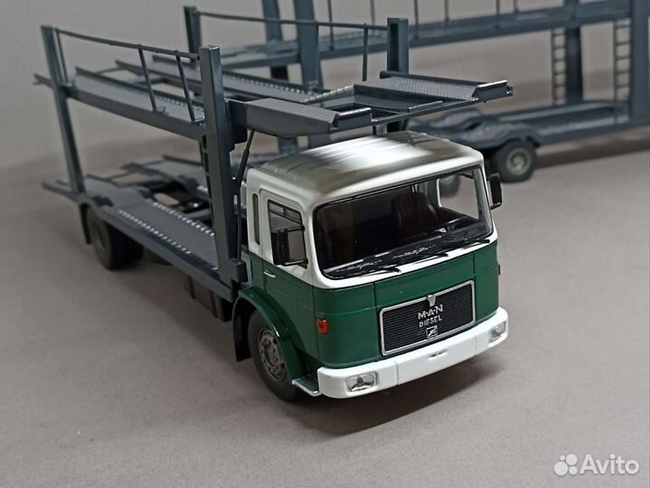 Автовоз MAN Car Transporter 1:43 Ixo