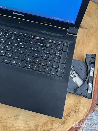 Ноутбук Lenovo b590 + сумка для ноутбука