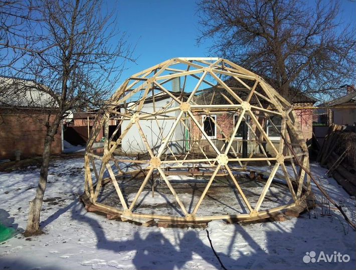 Купольный шатер для глэмпинга