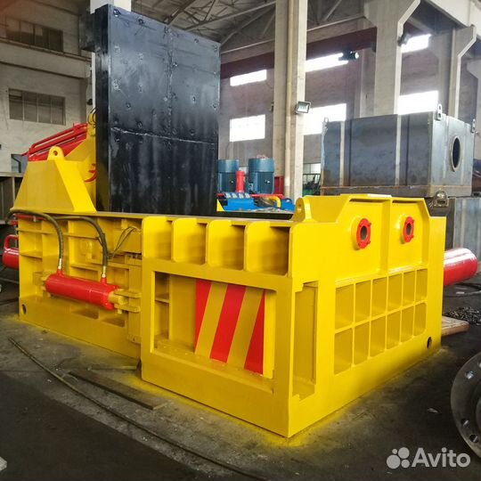 Пакетировочный пресс для переработки металлолома