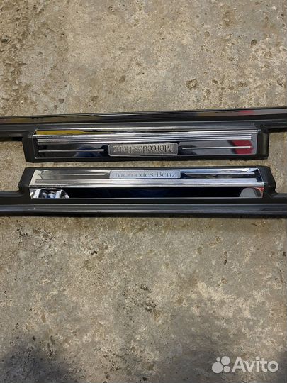 Накладки на пороги Mercedes W220