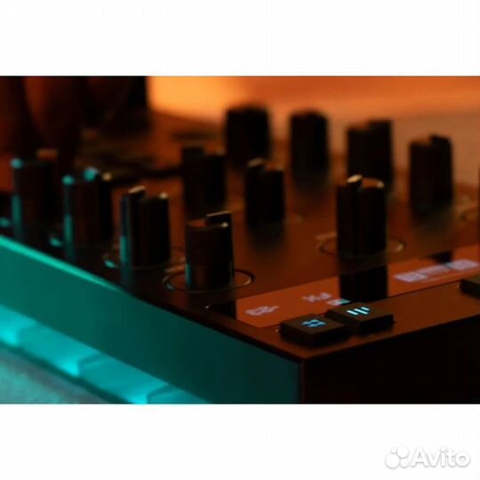 DJ-контроллер Native Instruments Traktor Kontrol Z1 MK2