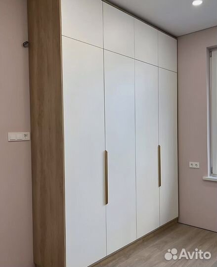 Современный шкаф