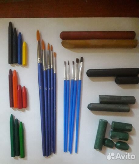 Набор для рисования: альбомы, кисти, карандаши