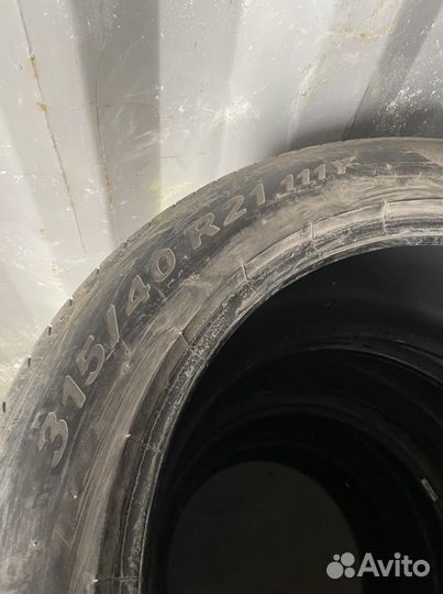 Pirelli P Zero 275/45 R21 и 315/40 R21