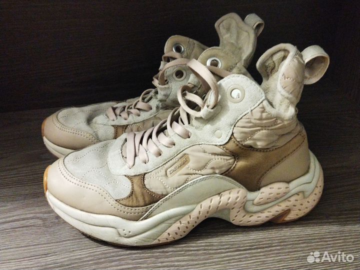 Продам кроссовки