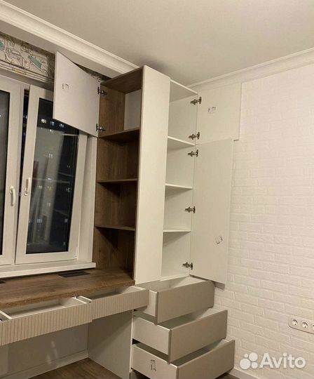 Рабочая зона у окна