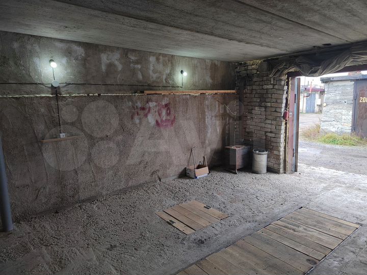 Гараж, > 30 м²