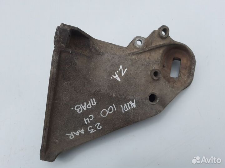 Кронштейн двигателя правый Audi 100 C4 1991-1994