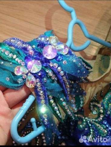 Купальники и предметы для гимнастики