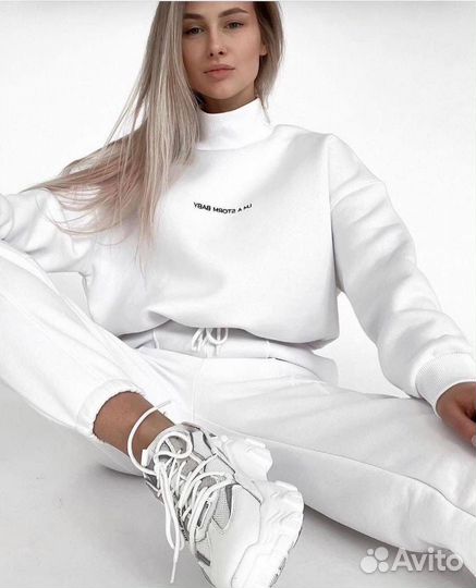 Спортивный костюм женский новый