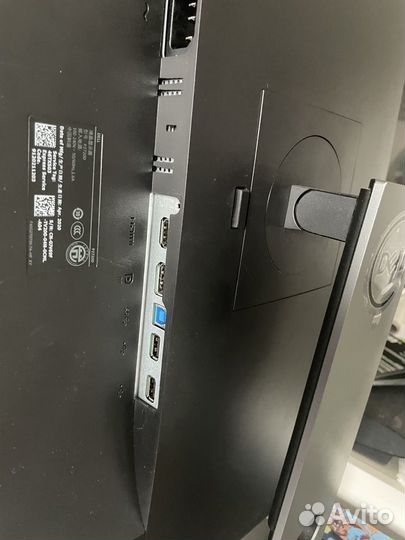 Монитор Dell P2720d