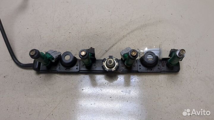 Форсунка топливная Toyota Yaris Verso, 2001