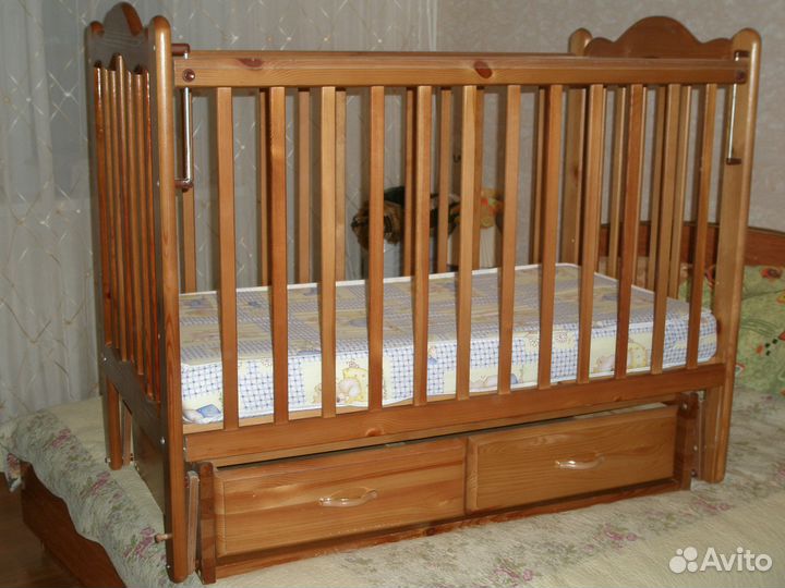 Детская кроватка