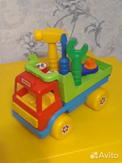 Развивающая машинка