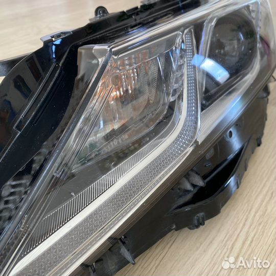 Передняя левая фара Toyota Camry 70 оригинал