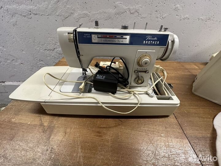 Швейная машина Brother