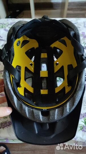 Шлем велосипедный met с системой mips