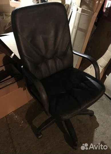 Офисное кресло