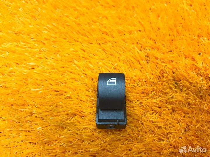 Кнопка стеклоподъемника передняя левая Bmw