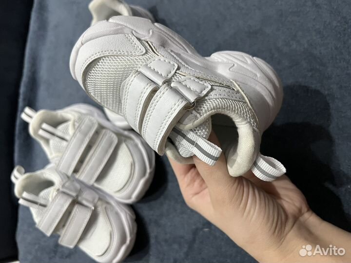 Кроссовки детские