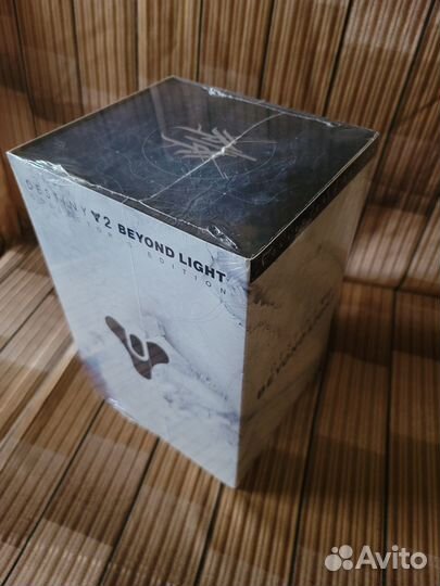 Destiny 2 Beyond Light Collector's Edition& Emblem