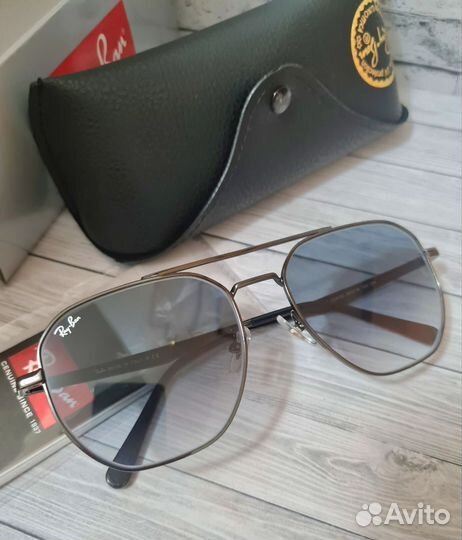 Солнцезащитные очки Ray - Ban RB3724D