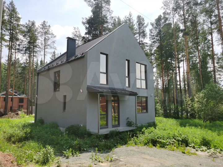 Коттедж 180 м² на участке 12 сот.