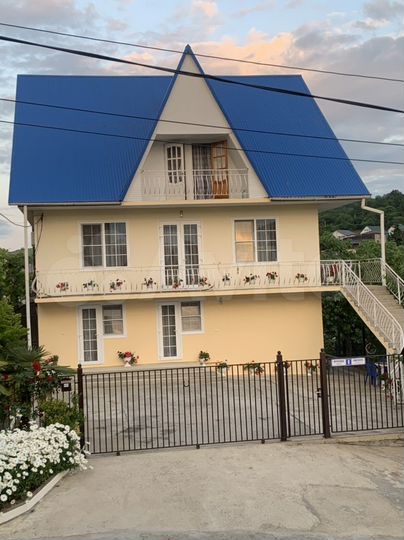 Комната 20 м² в > 9-к., 1/3 эт.