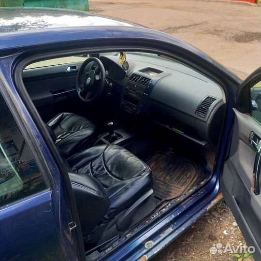 Volkswagen Polo, 2002