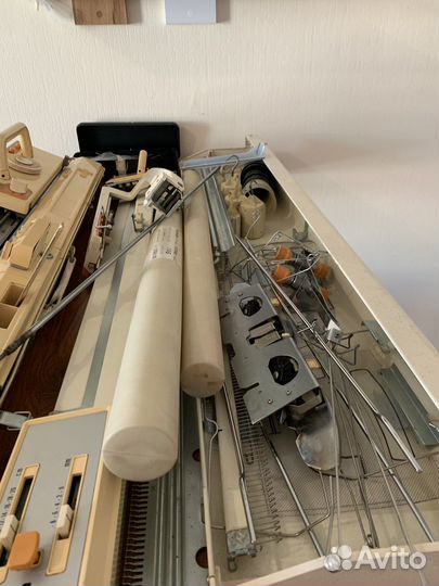 Двухфонтурная вязальная машина brother KH-840