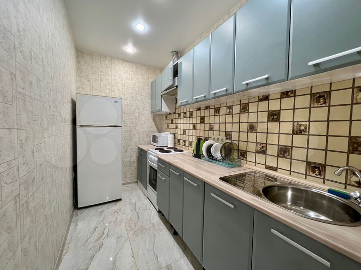 2-к. квартира, 53 м², 1/16 эт.