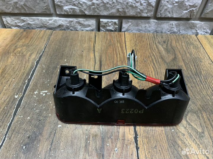 Mitsubishi Pajero IV Фонарь задний (стоп сигнал)